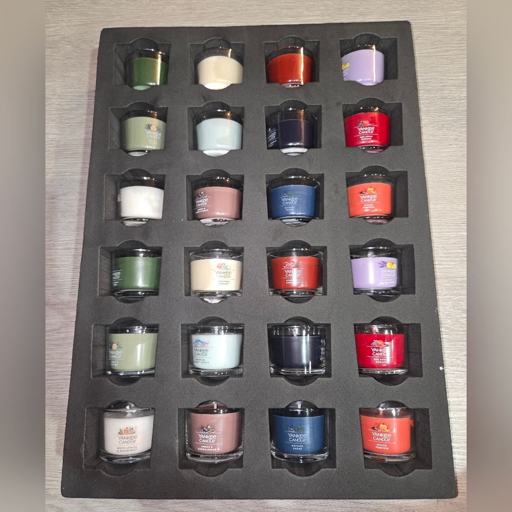 Yankee Candle Countdown Calendar 24 Days of Fragrance Set NIB - Picture 4 of 5